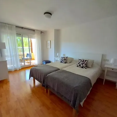Calido Con Gran Terraza Y Vistas A 600 Metros Del Mar Apartment *
